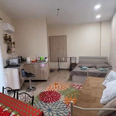 Guest House Beautiful Avlabar Tbilisi ภายนอก รูปภาพ