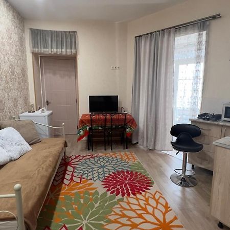 Guest House Beautiful Avlabar Tbilisi ภายนอก รูปภาพ