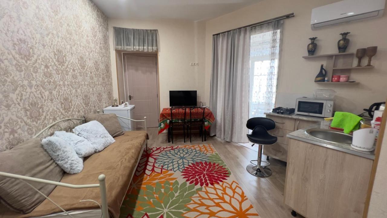 Guest House Beautiful Avlabar Tbilisi ภายนอก รูปภาพ